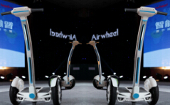 Now, customers are blessed with a fashionable intelligent scooter, changing the traditional traveling method.